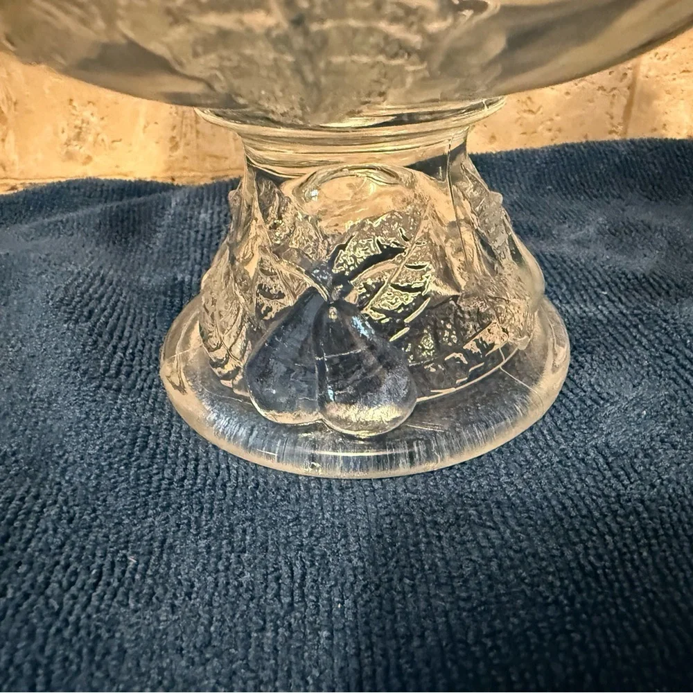 Vintage Teleflora 1985 Pedestal Compote Clear Fruit Bowl Pears & Leaf Pattern.